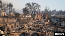 گوشه‌ای از محلهٔ پلسیدز پس از آتش‌سوزی