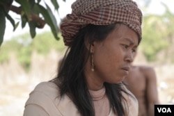 Khean Narom, 42, was shot at a land dispute protest in March of last year, Kratie province’s Snuol district, Kratie province, March 2, 2019. (Sun Narin/VOA Khmer)