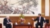 El presidente chino, Xi Jinping, recibe al exsecretario de Estado de EEUU Henry Kissinger, de 100 años, en Beijing el 20 de julio de 2023.