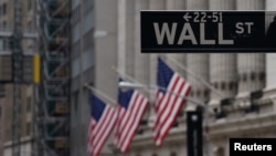 Le panneau indiquant la rue de Wall street à New York City, le 2 août 2017.