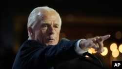 2024年7月17日，纳瓦罗在共和党的全国大会上发表讲话。（资料照片）