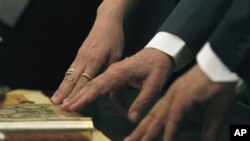 საბერძნეთის ახალი მთავრობა ფიცს დებს. 05.17.12