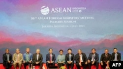 រដមន្ត្រី​ការបរទេស​ក្នុង​បណ្តាប្រទេស​អាស៊ាន​ដែលមានវត្តមានក្នុង​កិច្ច​ប្រជុំ​មន្ត្រីការបរទេស​អាស៊ាន​លើក​ទី៥៦កាលពីថ្ងៃទី​១១​ កក្កដា ឆ្នាំ២០២៣។