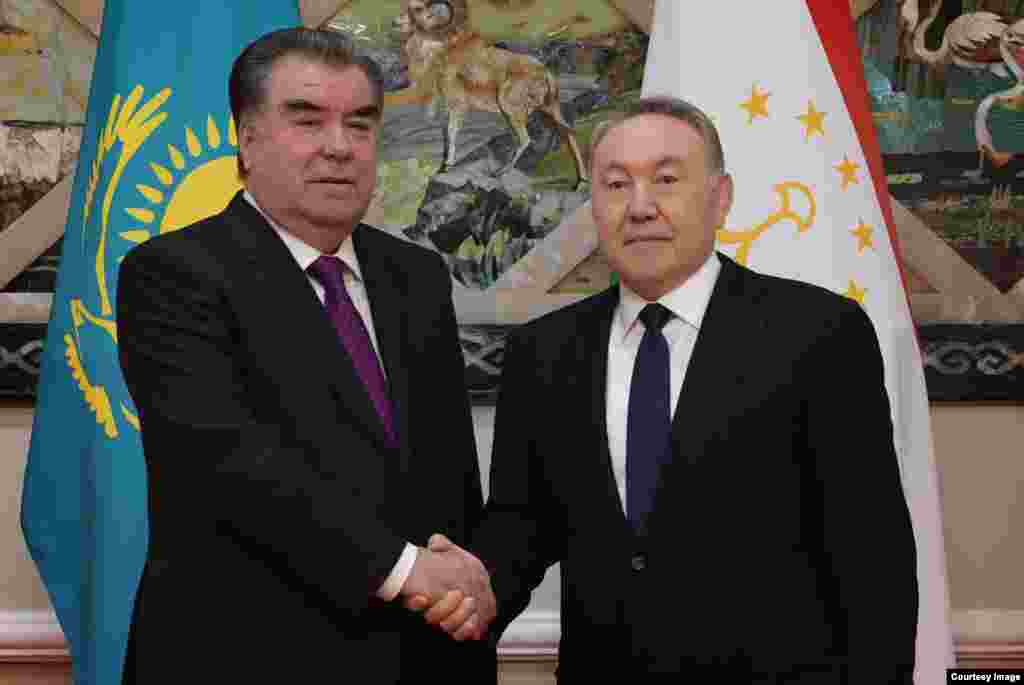 Qozog'iston rahbari Nursulton Nazarboyev Tojikiston rahbari Emomali Rahmon bilan