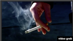 Janina Markidan, de la Facultad de medicina de la Universidad de Maryland, en Baltimore, indicó que fumar causa inflamación en los vasos sanguíneos, lo cual aumenta el riesgo de formación de coágulos, lo que a su vez aumenta el riesgo de accidente cerebrovascular.