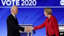 Džozef Bajden i Elizabet Voren u debati na televiziji ABC, 7. februar 2020. (Foto: AP/Charles Krupa)