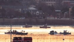 Autoridades de Washington DC extreman esfuerzos de rescate por la colisión en aire de un avión de American Airlines y un helicóptero militar