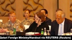 Mirovni pregovori predstavnika Sjedinjenih Država i talibana u Dohi u Kataru (Foto: Qatari Foreign Ministry/Handout via REUTERS) - arhivska fotografija