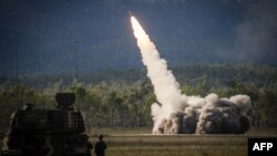 美軍2023年7月22日與澳大利亞軍隊舉行聯合軍演時發射一枚海馬迴飛彈。