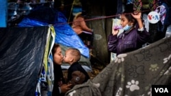 El director de Migración Colombia dijo el martes que se está trabajando en un Consejo de Seguridad para determinar la situación de alrededor de 480 venezolanos que se encuentran campamentos improvisados en dos zonas de Bogotá.