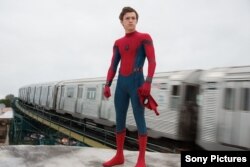 مردعنکبوتی: بازگشت به خانه