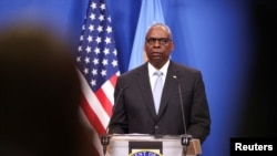 Глава Пентагону Ллойд Остін під час пресконференції у Брюсселі після засідання Контактної групи з питань оборони України у форматі "Рамштайн", 13 червня 2024. REUTERS/Johanna Geron