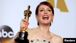Julianne Moore, meilleure actrice pour son role dans "Still Alice", à la cérémonie des Oscars, le 22 février 2015 à Los Angelès. (Photo Reuters)
