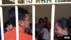 Mr. Ny Chakrya, National Election Committee officer was at Supreme Court after hearing the verdict on November 30, 2016. (Kann Vicheika/VOA Khmer)
