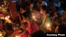 រូបឯកសារ៖ រៀម សាវ ស៊ី និង​អ្នក​ភូមិ​នៅ​អារ៉ែង ប្រារព្ធ​ពិធី​ថ្វាយ​បង្គុំ​គ្រូ ដែល​ជា​ពិធី​ប្រពៃណី​មួយ​សម្រាប់​ជនជាតិ​ភាគតិច​ជង នៅ​អារ៉ែង។ (រូប​ថត​ផ្តល់​ឲ្យ​ដោយ ម៉ម កល្យាណី)