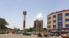 Une avenue principale à Ouagadougou, Burkina, le 7 mai 2019. (VOA/Lamine Traoré)