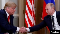 Tổng thống Hoa Kỳ Donald Trump (trái) và Tổng thống Nga Vladimir Putin trong lần gặp nhau tại Helsinki, Phần Lan, vào ngày 16/7/2018.