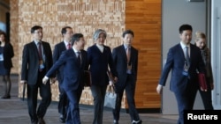 Janubiy Koreya delegatsiyasi