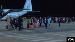 Avganistanske izbeglice na aerodromu u Prištini