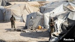 Dîmenek ji kampa Holê. 