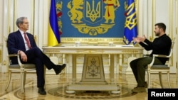 2025年2月12日，烏克蘭總統澤連斯基與美國財政部長史考特‧貝森特在基輔舉行會談。