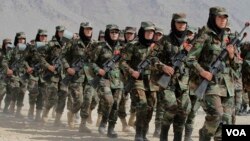 وزارت دفاع افغانستان میگوید که زنان شامل در اردوی ملی، در رده های مختلف به شمول مقام های اداری و محاربوی حضور دارند