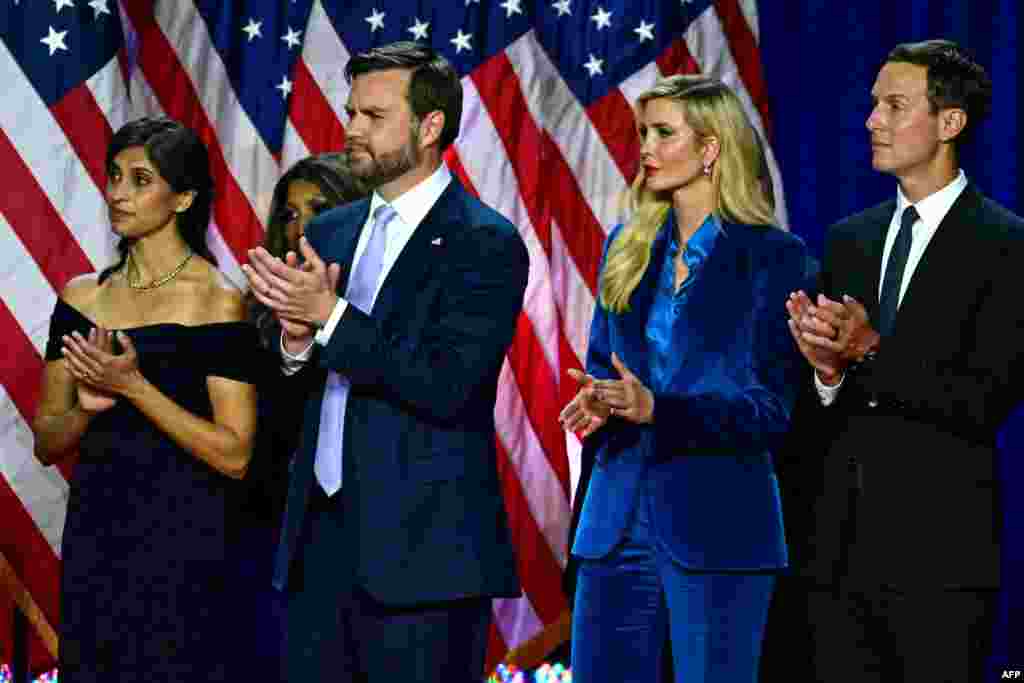 J.D. Vance (wapili kushoto)&nbsp; wife na mkewe Usha Vance (kushoto), Ivanka Trump (wapili kulia) na mumewe Jared Kushner (kulia) wakimsikiliza Rais mteule katika usiku wa kutangazwa matokeo ya uchaguzi wa rais.Novemba 6, 2024.