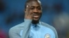 Le milieu de terrain ivoirien de Manchester City, Yaya Toure, se prépare pour le match de football du Groupe F de l'UEFA Champions League entre Manchester City et Naples au stade Etihad de Manchester, au nord-ouest de l'Angleterre, le 17 octobre 2017. 