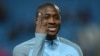 Yaya Toure, se prépare pour le match entre Manchester City et Naples au stade Etihad de Manchester, au nord-ouest de l'Angleterre, le 17 octobre 2017. 