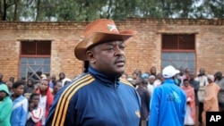 Rais wa Burundi Pierre Nkurunziza akizungumza na waandishi katika mkoa wa Ngozi, kakskazini mwa Burundi, Mei 17, 2018. 