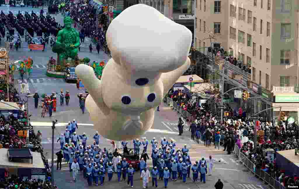 A float hovers above the crowd during the Macy's Thanksgiving Day Parade in Manhattan, Nov. 22, 2018.