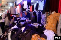 A booth selling sweaters and hoodies can be seen at Central Market in Phnom Penh, December 21, 2017.(Tum Malis/VOA Khmer)