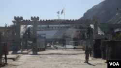 گذرگاه مرزی تورخم از چند روز به اینسو به روی ترافیک مسدود است (عکس آرشیف از مرز تورخم)