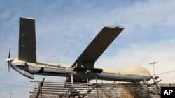 Droni iranian Shahed-129 paraqitet gjatë një marshimi në Teheran