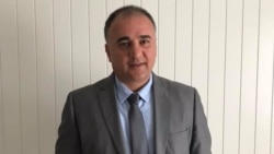 یۆنس بلوری، گوتەبێژی ناوەندی نەمران