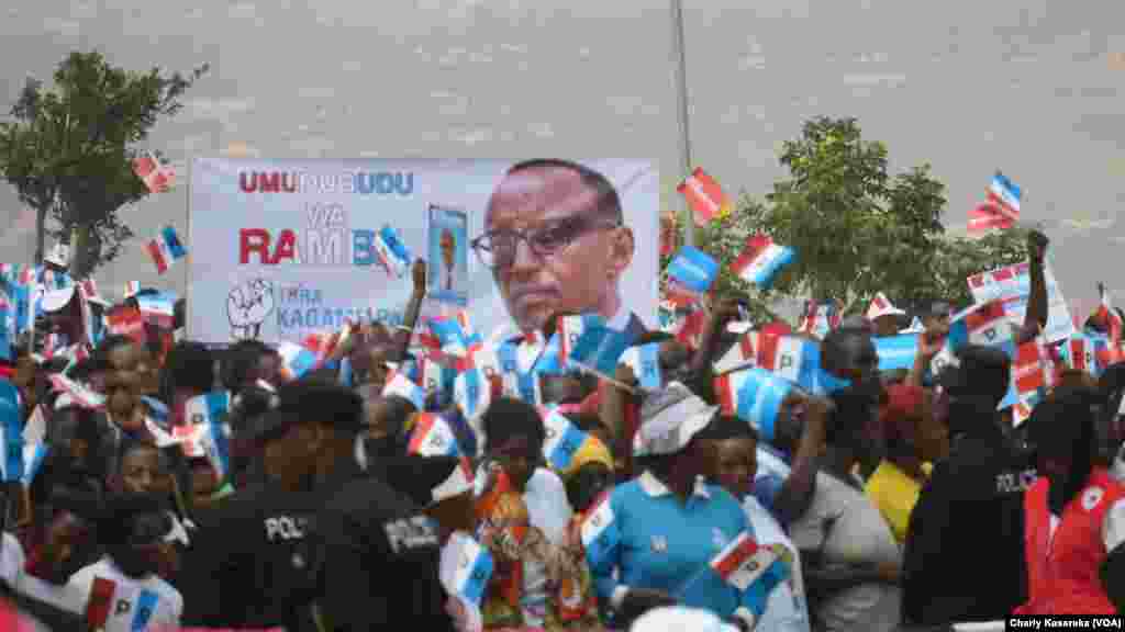 Dernier jour de campagne électorale à Kigali, Rwanda, le 2 août 2017. (VOA/Charly Kasereka)