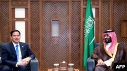 Saudijski prestolonaslednik i premijer Mohamed bin Salman sastaje se sa američkim državnim sekretarom Markom Rubiom u Kraljevskoj palati u Džedi, u Saudijskoj Arabiji, 10. marta 2025.