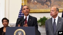 Shugaban Amurka Barack Obama yayinda yake yiwa al'ummar kasar jawabi akan bikin cikaciki