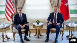 آنتونی بلینکن و هاکان فیدان، وزیران امور خارجه آمریکا و ترکیه در استانبول، شنبه ۱۶ دی ۱۴۰۲