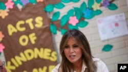 Prva dama Melanija Tramp u centru za decu imigrante u Teksasu