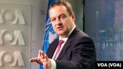 Ivica Dačić u studiju Glasa Amerike u zgradi Ujedinjenih nacija u Njujjorku (Foto: VOA/Margaret Besheer) 