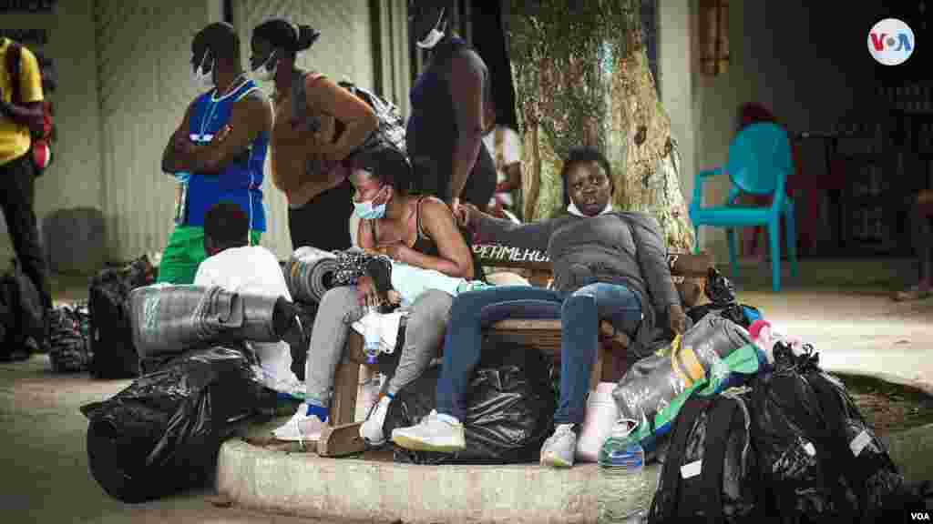 Después de la tormenta llega la calma, tras varios días regresados en Necoclí muchos de los migrantes se sienten aliviados de llegar a Capurganá y le piden a Dios fortaleza para afrontar el resto del camino.