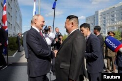 تصویری از دیدار ولادیمیر پوتین، رئیس جمهوری روسیه، و کیم جونگ اون، رهبر کره شمالی، در شرق روسیه. ۲۲ شهریور ۱۴۰۲