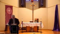 Sveštenik Fil Šmiter (Foto: AP/Martha Irvine)