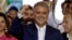 El presidente electo de Colombia, Iván Duque, celebra su victoria en la segunda vuelta electoral en Bogotá, el domingo, 17 de junio de 2018.