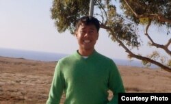 ជួន ចិន្តា យុវជនខ្មែរ​អាមេរិកាំង​វ័យ ២៩​ឆ្នាំ ចិន្តា ដែល​ធ្លាប់​ជា​កុមារ​ម្នាក់​កើត​នៅ​ជំរំ​ជនភៀស​ខ្លួន។ (រូបថតផ្តល់ដោយជួន ចិន្តា)