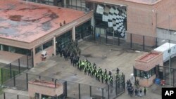 Las autoridades han impuesto nuevas medidas de seguridad en los centros carcelarios recuperados por la fuerza pública como en esta imagen de la cárcel de Turi, Ecuador, este domingo 14 de enero.