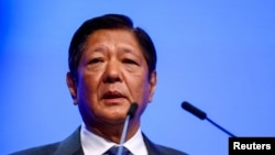 菲律宾总统费迪南德·小马科斯(Ferdinand Marcos Jr.)2024年5月31日在新加坡“香格里拉安全对话”会上发表主题演讲。（路透社） 