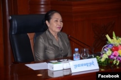 រូបឯកសារ៖ អ្នកស្រី​ ជូ ប៊ុនអេង រដ្ឋ​លេខាធិការ​ក្រសួង​មហា​ផ្ទៃ​ និង​ជា​អនុ​ប្រធាន​អចិន្ត្រៃយ៍​នៃ​គណៈកម្មាធិការ​ជាតិ​បង្ក្រាប​ការ​ជួញដូរ​មនុស្ស​ និង​ផ្លូវ​ភេទ​លើ​ស្ត្រី​ និង​កុមារ