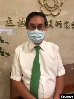 位于台北的台湾联合国协进会理事长涂醒哲 (美国之音记者顾展珑摄）